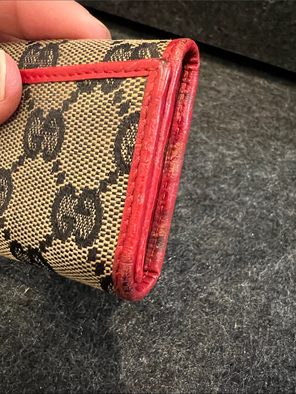 Gucci Beige Monogram Canvas Key Case with Red Trim Authentic - Picture 8 of 9